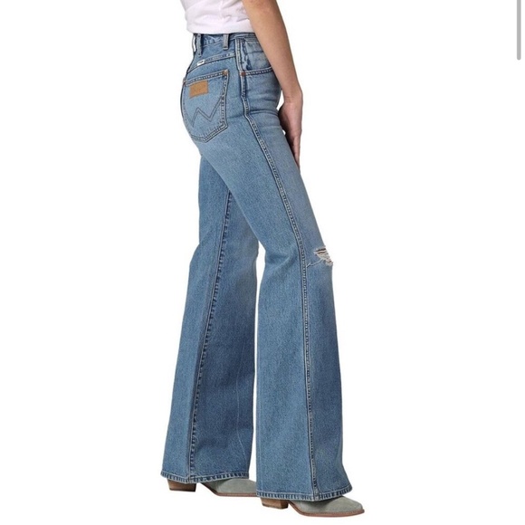 Wrangler Womens Wanderer High Rise Flare Jeans Distressed, sz 32 /14 - Picture 4 of 10